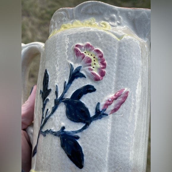 Rare 1880s Antique Victorian English Majolica Pitcher Cream w Lovely Flowers 🌺 - Picture 13 of 17